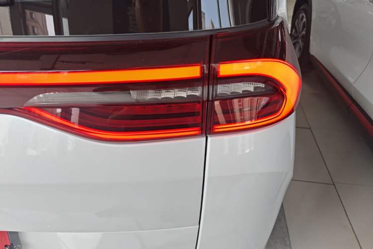 Used GAC Trumpchi M6 2023 PRO 270T DCT Luxury Edition Right Rear Taillight