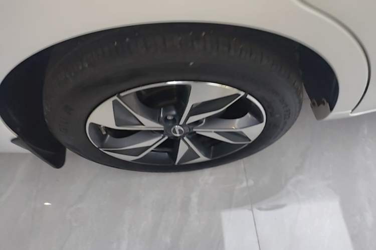 Used GAC Trumpchi M6 2023 PRO 270T DCT Luxury Edition Right Rear Wheel Hub