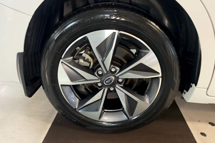 Used GAC Trumpchi M6 2023 PRO 270T DCT Luxury Edition Right Rear Wheel Hub
