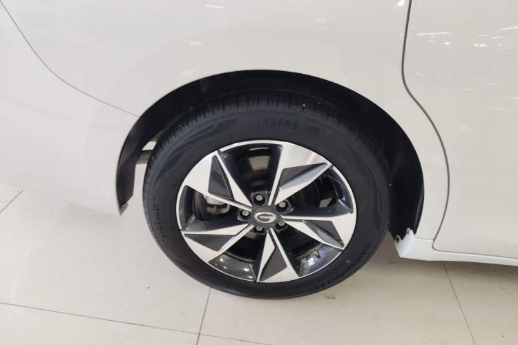 Used GAC Trumpchi M6 2023 PRO 270T DCT Luxury Edition Right Rear Wheel Hub