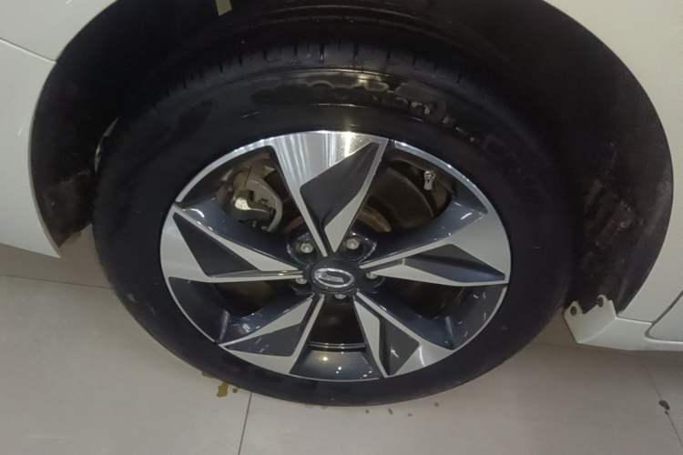 Used GAC Trumpchi M6 2023 PRO 270T DCT Luxury Edition Right Rear Wheel Hub