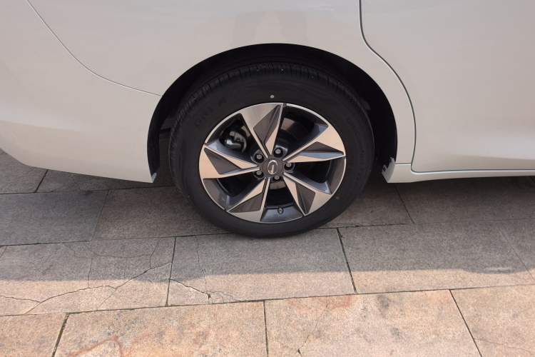Used GAC Trumpchi M6 2023 PRO 270T DCT Luxury Edition Right Rear Wheel Hub