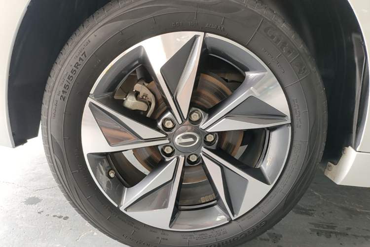 Used GAC Trumpchi M6 2023 PRO 270T DCT Luxury Edition Right Rear Wheel Hub