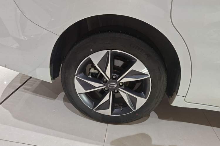 Used GAC Trumpchi M6 2023 PRO 270T DCT Luxury Edition Right Rear Wheel Hub