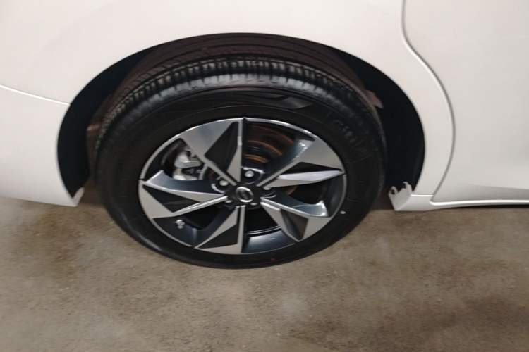Used GAC Trumpchi M6 2023 PRO 270T DCT Luxury Edition Right Rear Wheel Hub