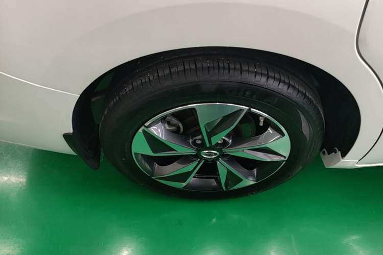 Used GAC Trumpchi M6 2023 PRO 270T DCT Luxury Edition Right Rear Wheel Hub