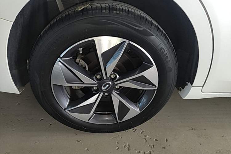 Used GAC Trumpchi M6 2023 PRO 270T DCT Luxury Edition Right Rear Wheel Hub