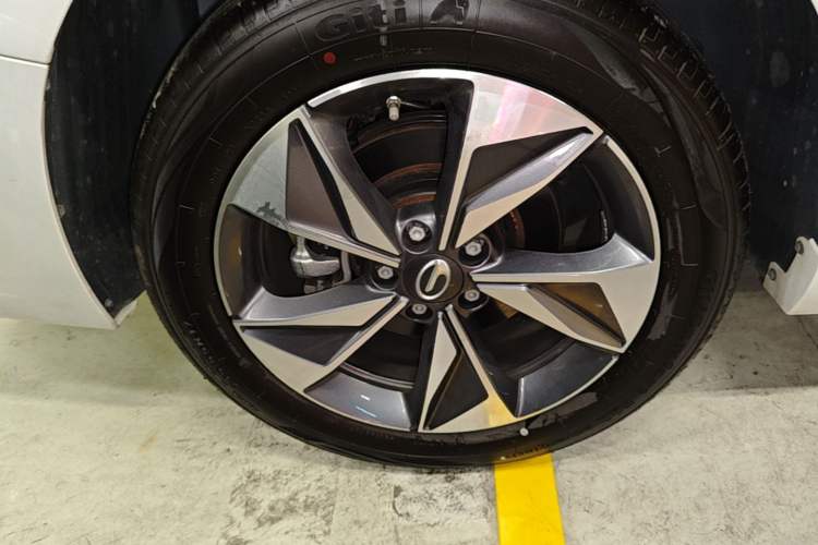 Used GAC Trumpchi M6 2023 PRO 270T DCT Luxury Edition Right Rear Wheel Hub