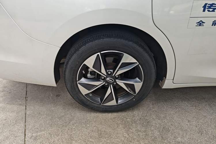 Used GAC Trumpchi M6 2023 PRO 270T DCT Luxury Edition Right Rear Wheel Hub