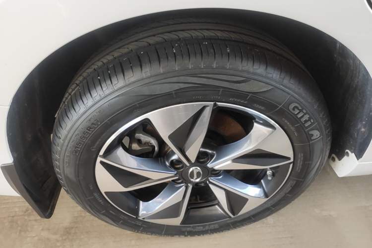 Used GAC Trumpchi M6 2023 PRO 270T DCT Luxury Edition Right Rear Wheel Hub