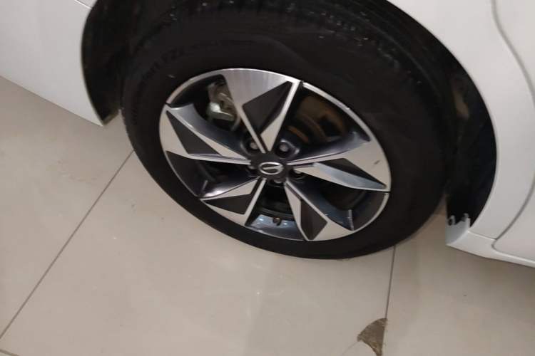 Used GAC Trumpchi M6 2023 PRO 270T DCT Luxury Edition Right Rear Wheel Hub