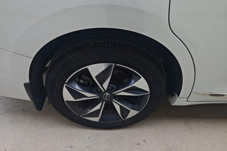 Used GAC Trumpchi M6 2023 PRO 270T DCT Luxury Edition Right Rear Wheel Hub