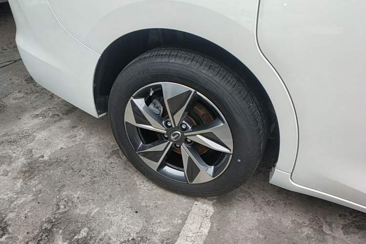 Used GAC Trumpchi M6 2023 PRO 270T DCT Luxury Edition Right Rear Wheel Hub