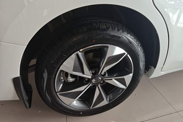 Used GAC Trumpchi M6 2023 PRO 270T DCT Luxury Edition Right Rear Wheel Hub