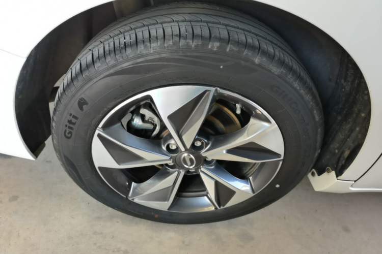 Used GAC Trumpchi M6 2023 PRO 270T DCT Luxury Edition Right Rear Wheel Hub