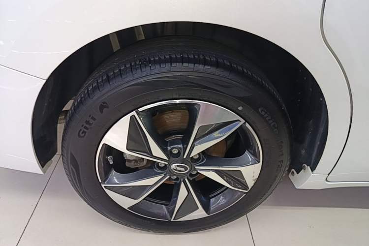 Used GAC Trumpchi M6 2023 PRO 270T DCT Luxury Edition Right Rear Wheel Hub