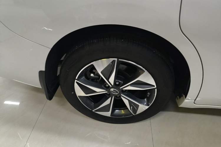 Used GAC Trumpchi M6 2023 PRO 270T DCT Luxury Edition Right Rear Wheel Hub