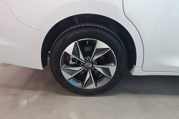 Used GAC Trumpchi M6 2023 PRO 270T DCT Luxury Edition Right Rear Wheel Hub