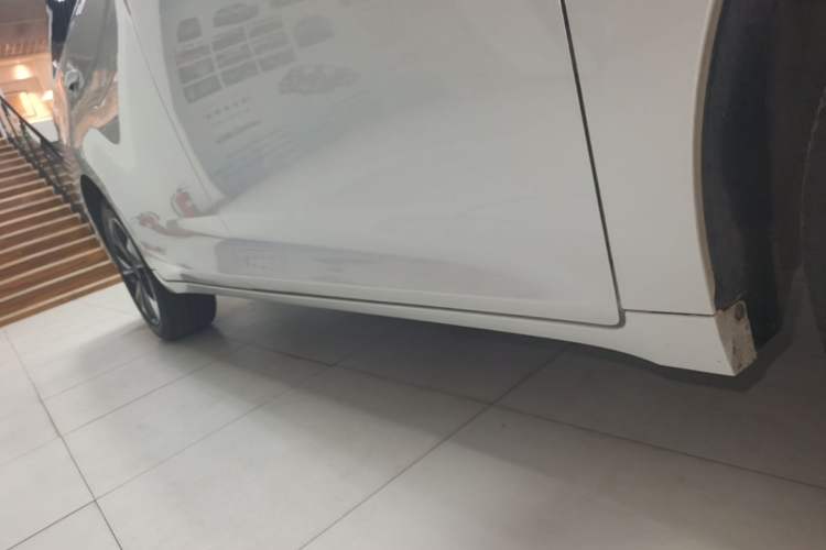 Used GAC Trumpchi M6 2023 PRO 270T DCT Luxury Edition Right Side Sill