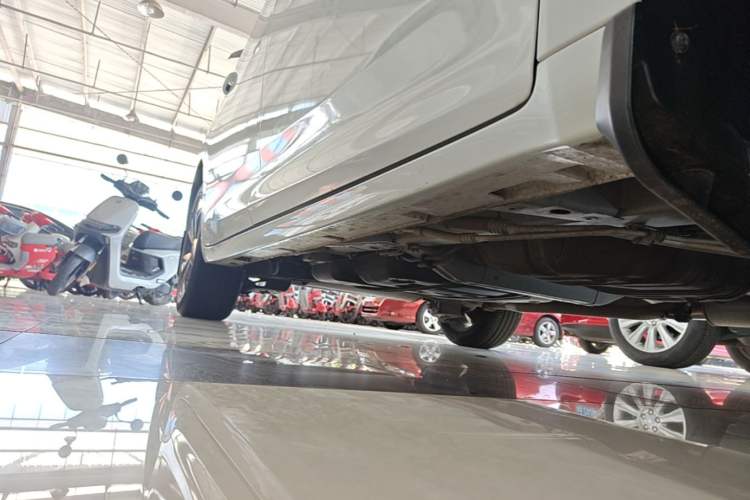 Used GAC Trumpchi M6 2023 PRO 270T DCT Luxury Edition Right Side Sill