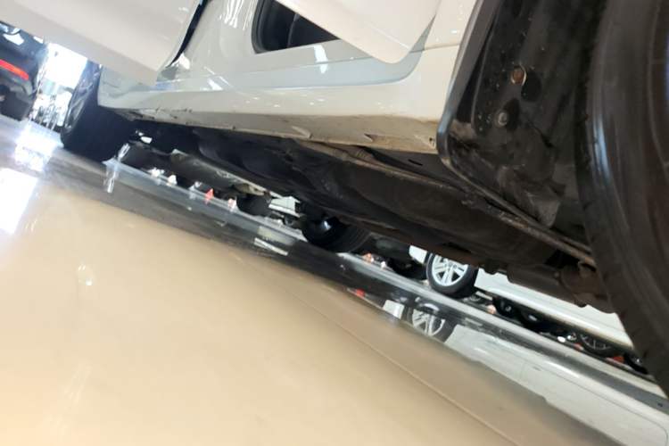 Used GAC Trumpchi M6 2023 PRO 270T DCT Luxury Edition Right Side Sill