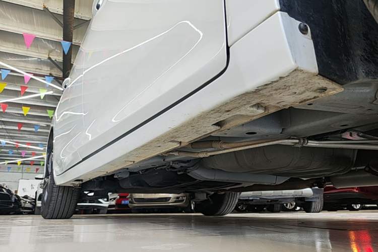 Used GAC Trumpchi M6 2023 PRO 270T DCT Luxury Edition Right Side Sill