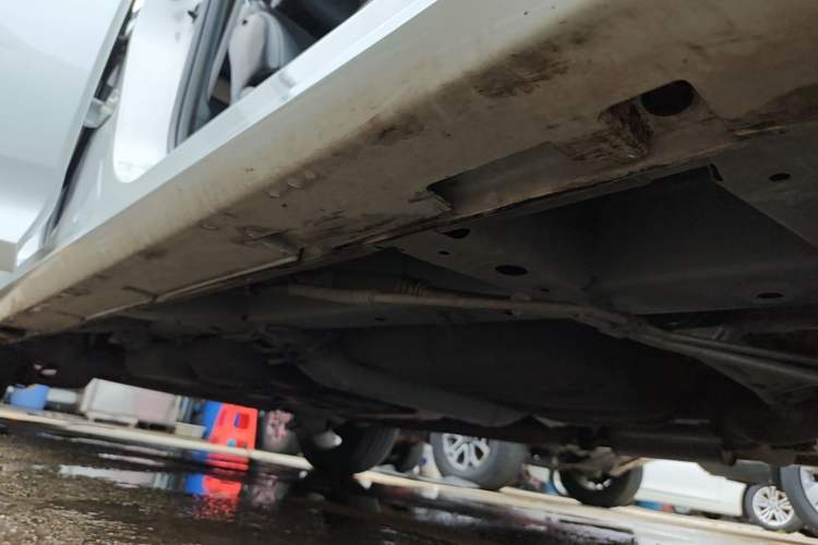 Used GAC Trumpchi M6 2023 PRO 270T DCT Luxury Edition Right Side Sill