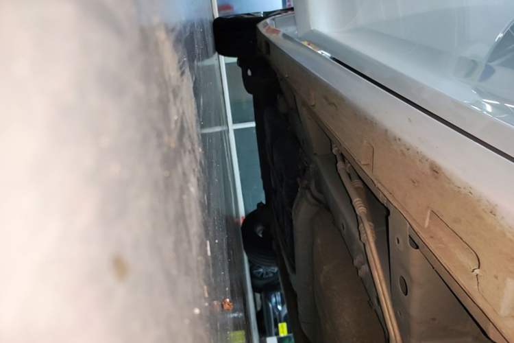 Used GAC Trumpchi M6 2023 PRO 270T DCT Luxury Edition Right Side Sill
