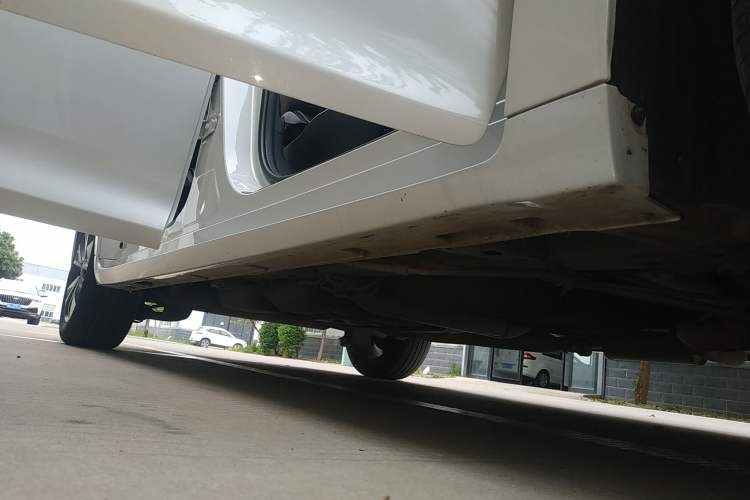 Used GAC Trumpchi M6 2023 PRO 270T DCT Luxury Edition Right Side Sill