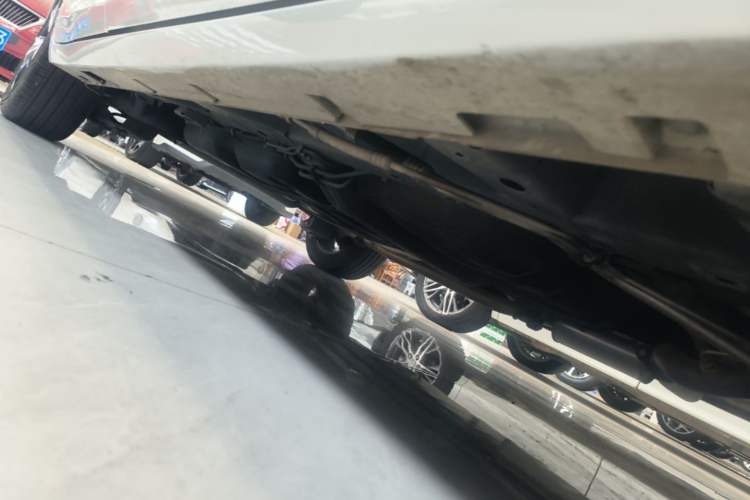 Used GAC Trumpchi M6 2023 PRO 270T DCT Luxury Edition Right Side Sill