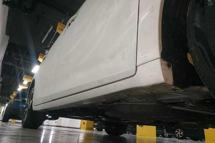 Used GAC Trumpchi M6 2023 PRO 270T DCT Luxury Edition Right Side Sill