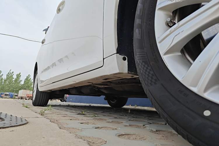 Used GAC Trumpchi M6 2023 PRO 270T DCT Elite Edition Right Side Sill