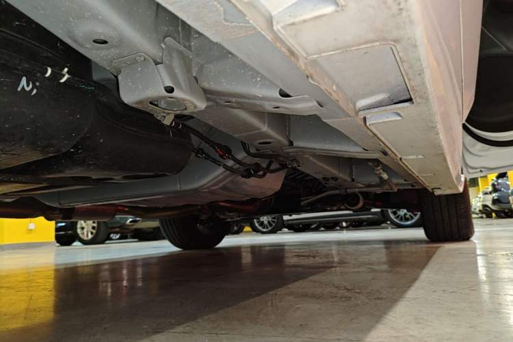 Used GAC Trumpchi M6 2023 PRO 270T DCT Luxury Edition Right Side Sill