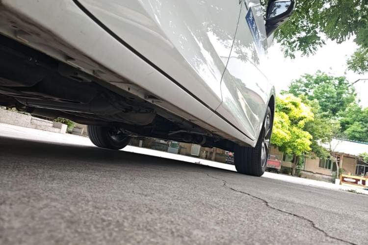 Used GAC Trumpchi M6 2023 PRO 270T DCT Luxury Edition Right Side Sill