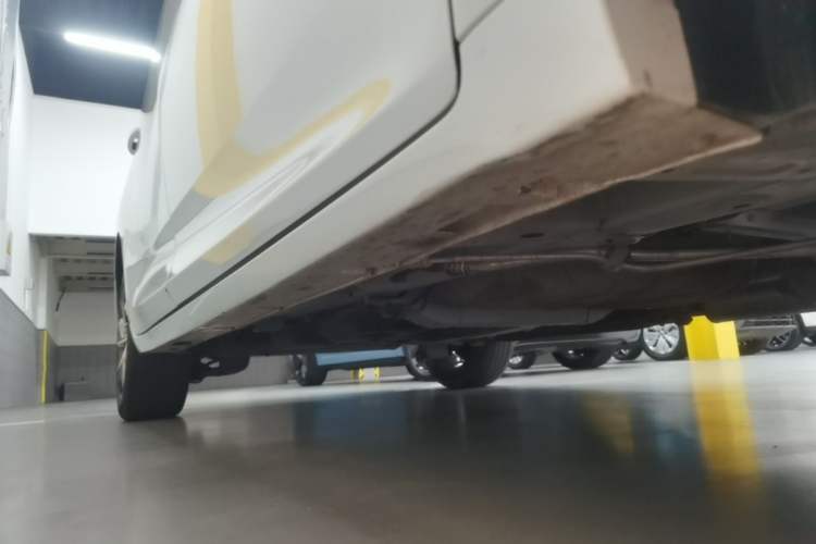 Used GAC Trumpchi M6 2023 PRO 270T DCT Luxury Edition Right Side Sill