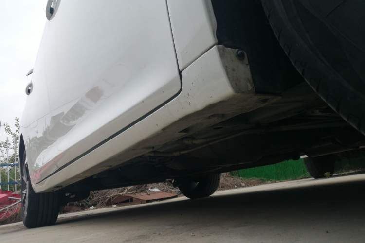 Used GAC Trumpchi M6 2023 PRO 270T DCT Luxury Edition Right Side Sill