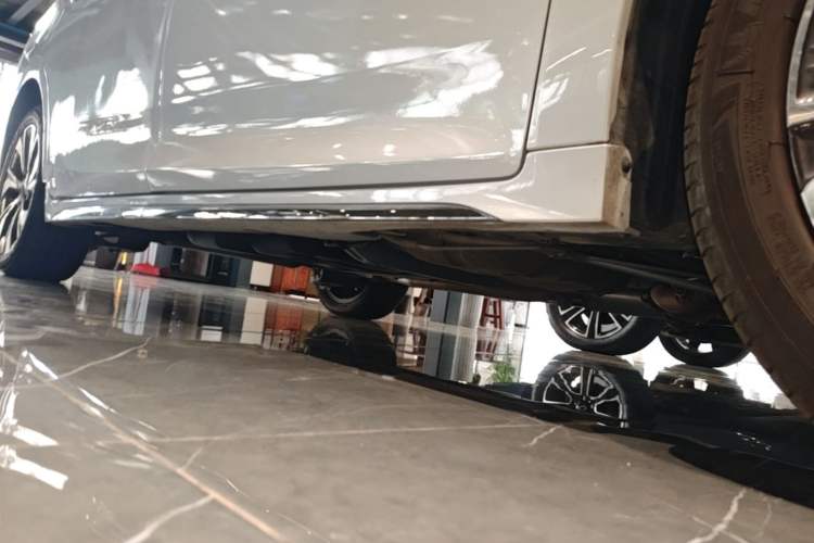 Used GAC Trumpchi M6 2023 PRO 270T DCT Prestige Edition Right Side Sill