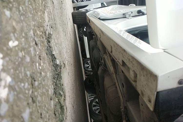 Used GAC Trumpchi M6 2023 PRO 270T DCT Luxury Edition Right Side Sill
