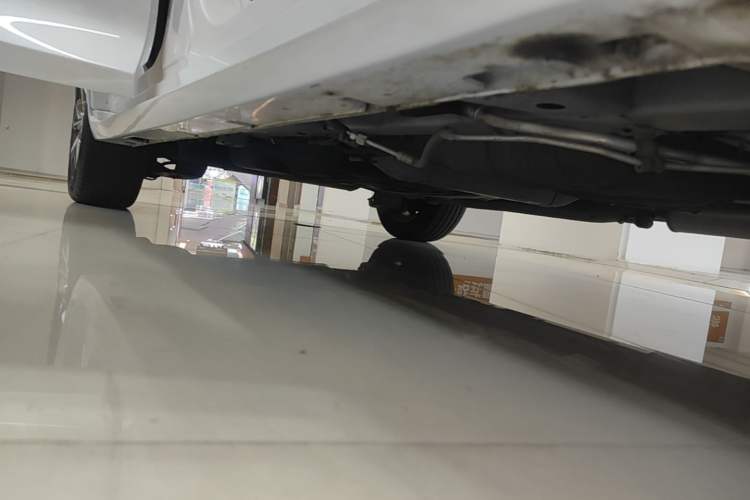 Used GAC Trumpchi M6 2023 PRO 270T DCT Luxury Edition Right Side Sill