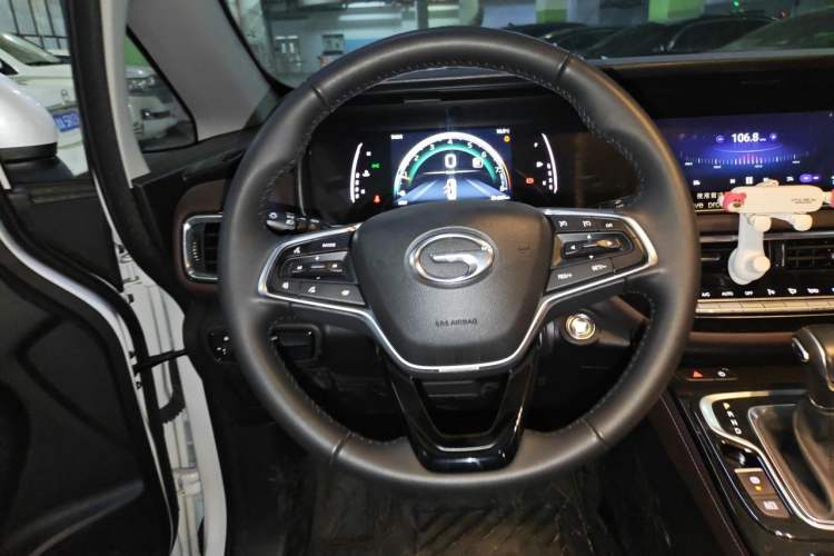 Used GAC Trumpchi M6 2023 PRO 270T DCT Luxury Edition Steering Wheel