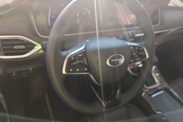 Used GAC Trumpchi M6 2023 PRO 270T DCT Luxury Edition Steering Wheel
