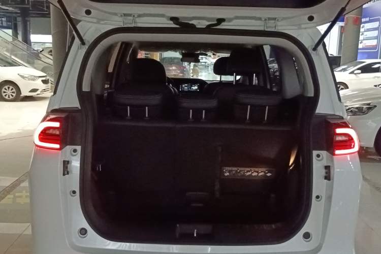 Used GAC Trumpchi M6 2023 PRO 270T DCT Elite Edition Trunk