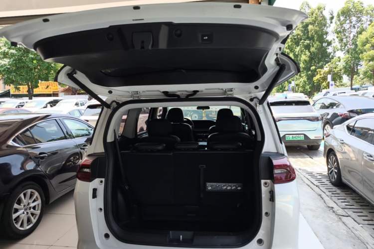 Used GAC Trumpchi M6 2023 PRO 270T DCT Luxury Edition Trunk