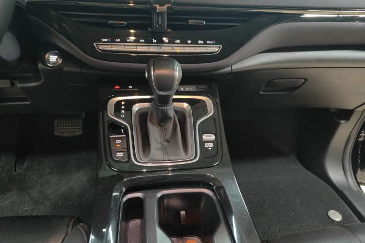 Used GAC Trumpchi M6 2024 MAX 270T WDCT Luxury Edition Gear Lever