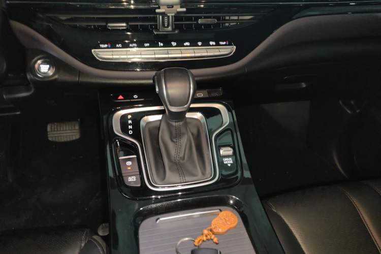 Used GAC Trumpchi M6 2024 MAX 270T WDCT Luxury Edition Gear Lever