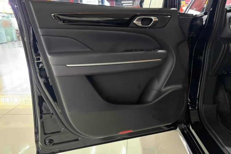Used GAC Trumpchi M6 2024 MAX 270T WDCT Luxury Edition Interior 11