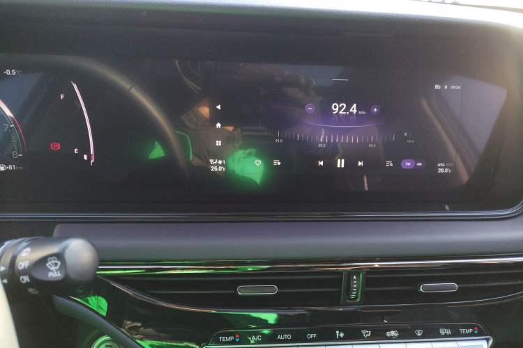 Used GAC Trumpchi M6 2024 MAX 270T WDCT Luxury Edition Audio And AC Panel