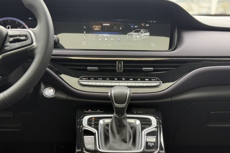 Used GAC Trumpchi M6 2024 MAX 270T WDCT Luxury Edition Audio And AC Panel
