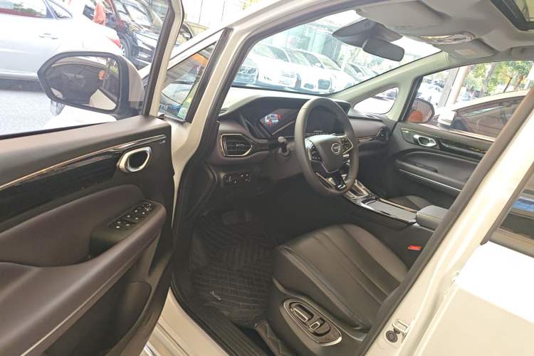 Used GAC Trumpchi M6 2024 MAX 270T WDCT Luxury Edition Driver Seat