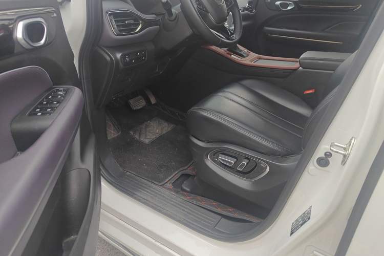 Used GAC Trumpchi M6 2024 MAX 270T WDCT Luxury Edition Driver Seat
